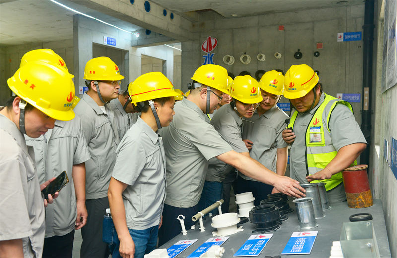 为进一步推进优质客户高效履约，提升交付品质、达成客户满意，2025年6月25日，豪运国际建设集团在上海组织召开2025年越秀地产、华润置业客户履约推进会。